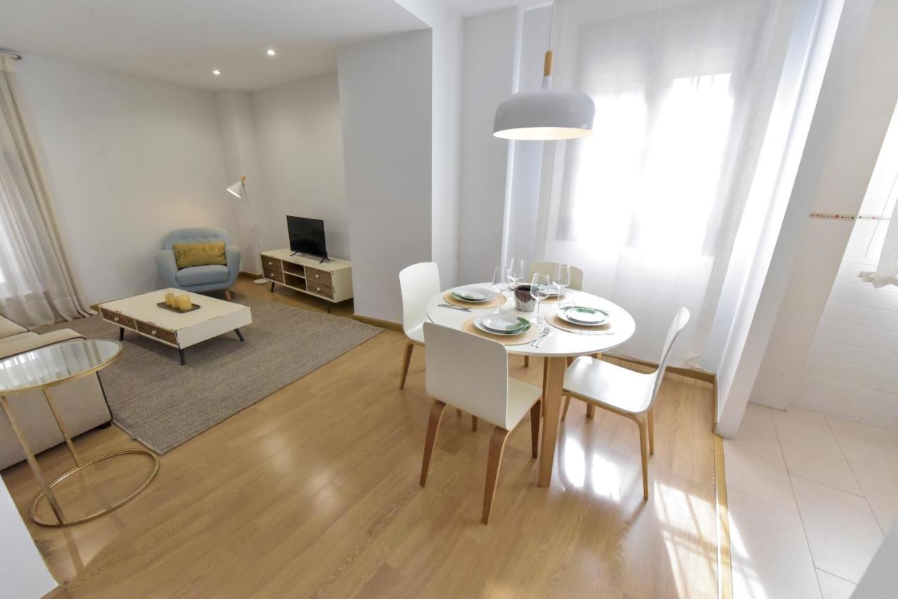 New! Retro Apartment In Central Neighbourhood Sevilla Bagian luar foto