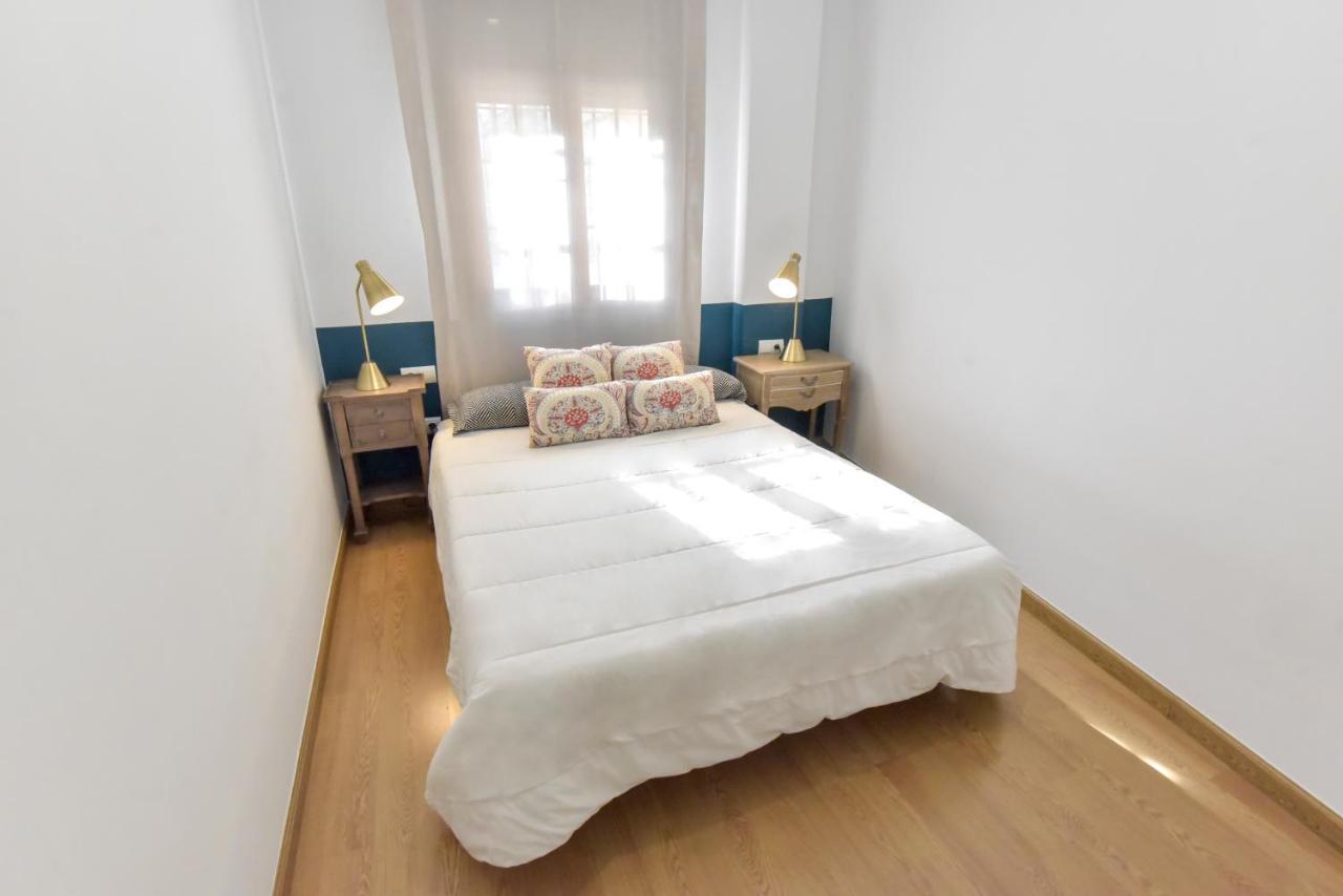 New! Retro Apartment In Central Neighbourhood Sevilla Bagian luar foto